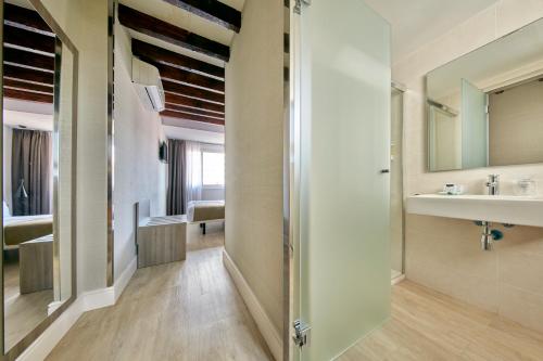 Gallery image of Hotel Transit in Barcelona