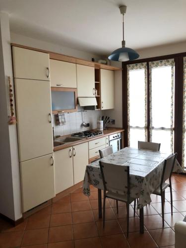 
A kitchen or kitchenette at Michelino's house
