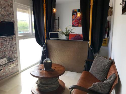 Studio "MOSAICO" WITH PARKING, AIR CONDITIONER, POOL, FIBRE OPTIC 600mb INCLUDED