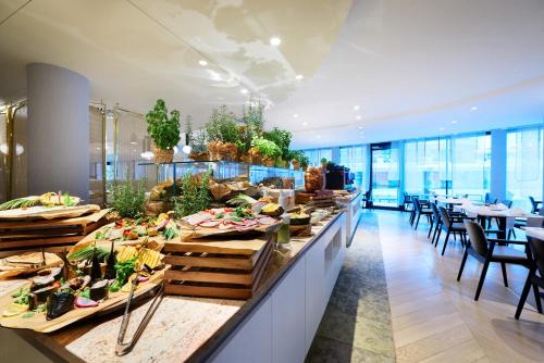 Jídlo v aparthotelu nebo okolí