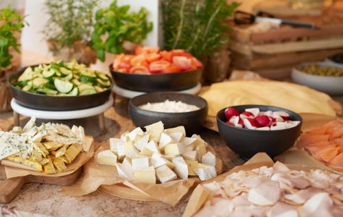 Jídlo v aparthotelu nebo okolí