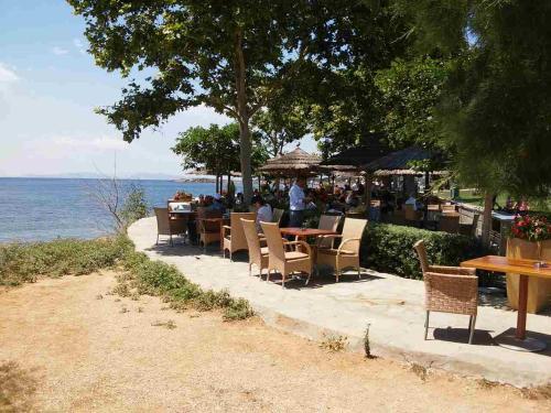 Athens riviera modern and elelegant flat 500 metres from VOULA beach
