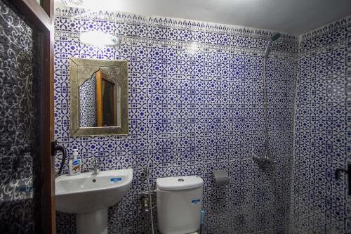 Ванная комната в DAR MILOUDA RCIF