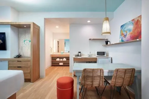 Universal's Endless Summer Resort - Surfside Inn and Suites photo 33