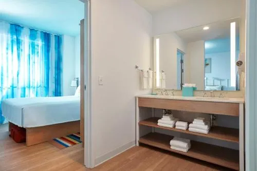 Universal's Endless Summer Resort - Surfside Inn and Suites photo 28