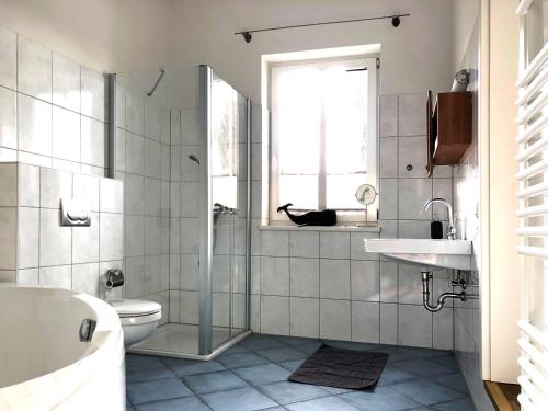 Koupelna v ubytování Ferienwohnung Schleusenhaus Hameln