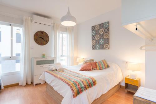 Vintage Apartment Málaga, Spain - Booking.com
