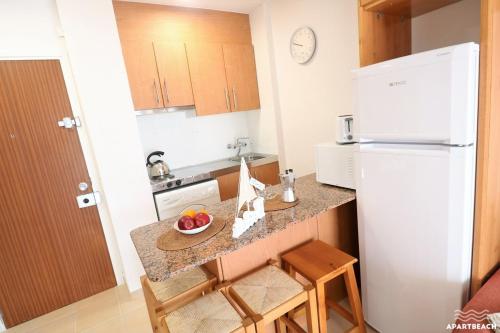 Kuchyň nebo kuchyňský kout v ubytování APARTBEACH ADRIATICO 518 VISTAS PLAYA y CLIMATIZADO