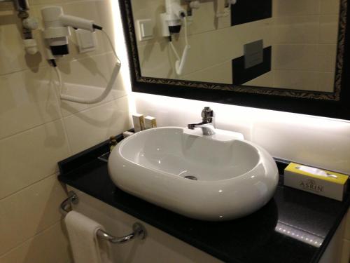 Phòng tắm tại Asrin Business Hotel Kızılay
