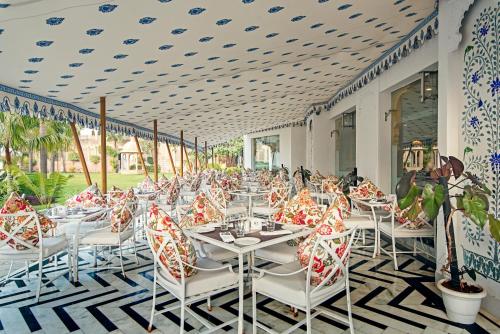 Restaurace v ubytování Radisson Blu Udaipur Palace Resort & Spa