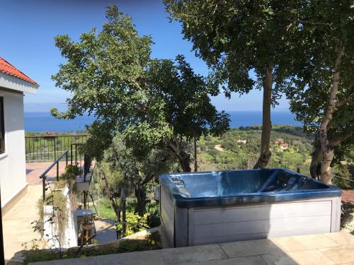 Gallery image of Philip's Holiday House in Neo Chorio