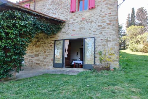 Κήπος έξω από το Agriturismo Borgo Ornina