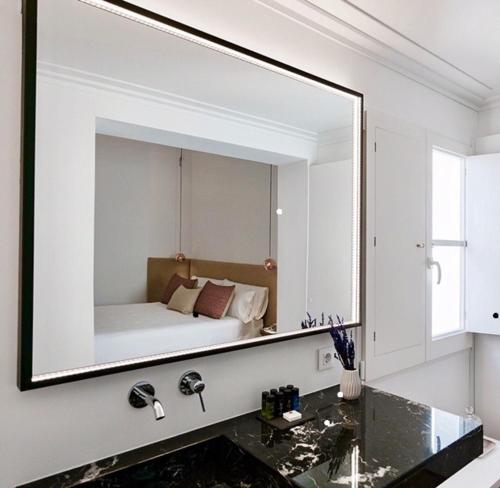 Un baño de Divina Suites Hotel Singular -Adults Only