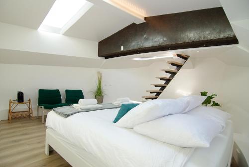 Cama o camas de una habitación en Eco HouseBoat