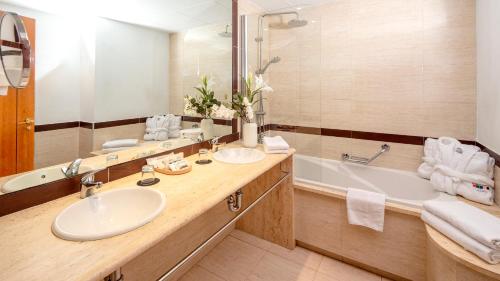Koupelna v ubytování Hotel Bonalba Alicante