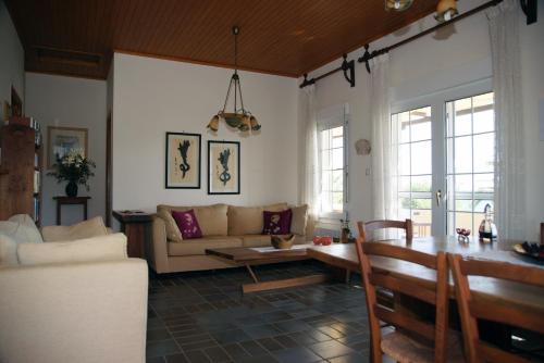 Gallery image of ENJOY A BEACH HOLIDAY in Livadhákia