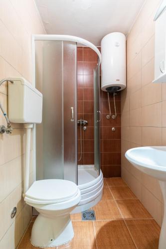 Captain's Crib tesisinde bir banyo