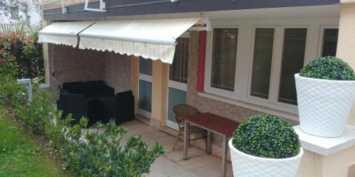 Photo de la galerie de l'établissement Appartamento Villa Elison, à Lazise