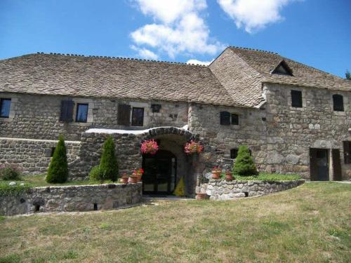 Gallery image of Domaine du Lac Ferrand in Saint-Cirgues-en-Montagne