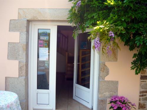 Φωτογραφία από το άλμπουμ του Kerantum à10mn des baies de Douarnenez et Audierne avec cuisine à disposition σε Mahalon