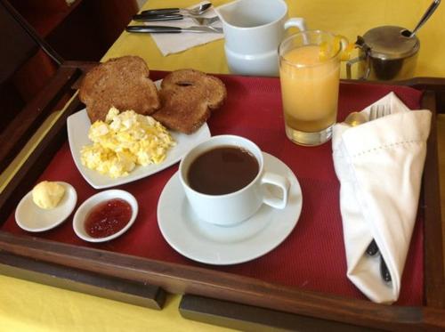 Breakfast options available to guests at Hotel Boutique Los Gentiles