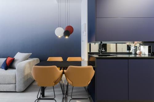Una cocina o cocineta en Smartrental Collection Gran Vía Centric
