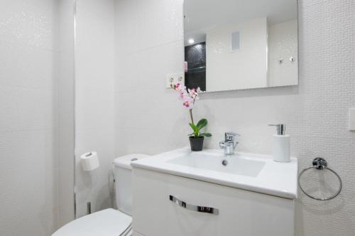 Vonios kambarys apgyvendinimo įstaigoje Seafront La Malagueta I
