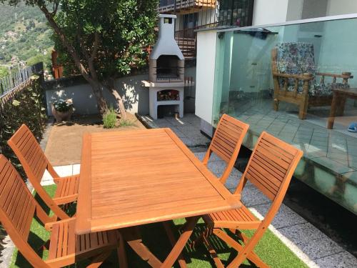 Αίθριο ή υπαίθριος χώρος στο Apartment with garden and terrace beautiful lake view
