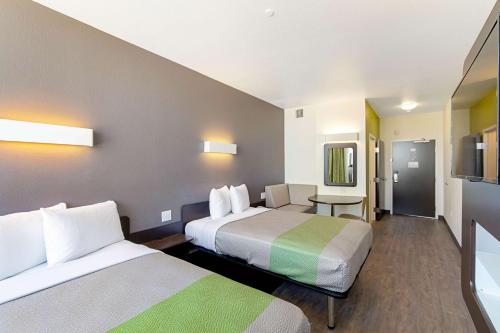 Motel 6 Austin Airport Image