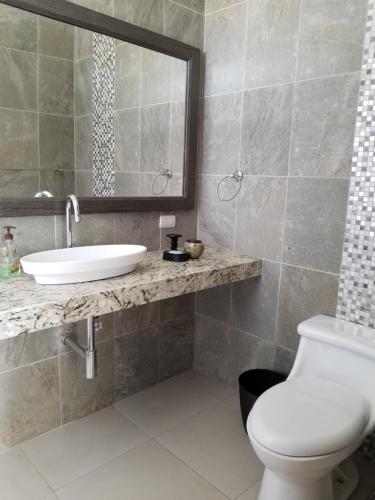 Bilik mandi di Departamento Familiar