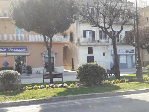 Το κτήριο όπου στεγάζεται  το ξενοδοχείο διαμερισμάτων