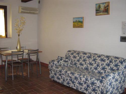 A bed or beds in a room at Certine Agriturismo