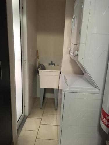 Ένα μπάνιο στο Apartamento Climatizado, 2 Habitaciones y Piscina