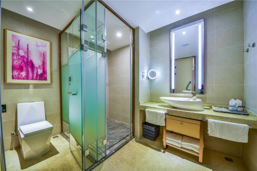 Ванная комната в Lavande Hotel Dali Erhai Park Branch