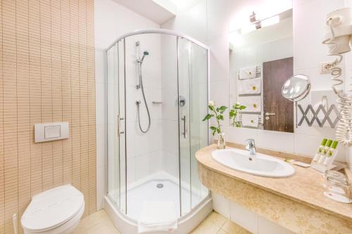 Koupelna v ubytování Budapest Airport Hotel Stáció Wellness & Konferencia