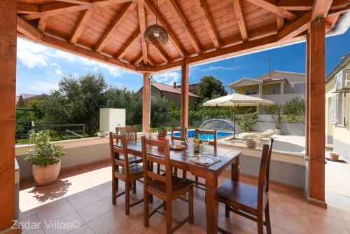 Balkón alebo terasa v ubytovaní Villa Origano ZadarVillas