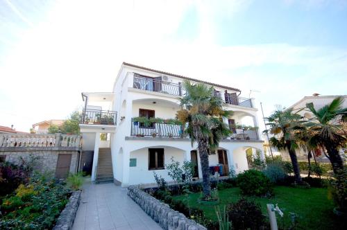 Apartment Mica by El-Pi Tours