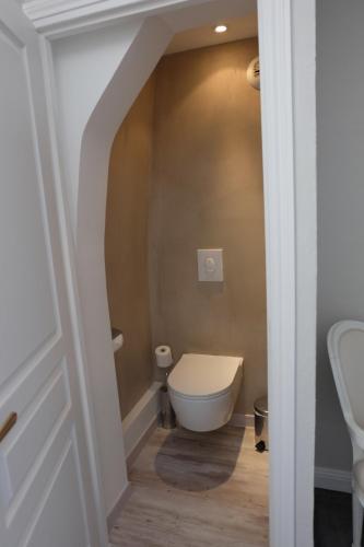 Un baño de Chateau D'aubry