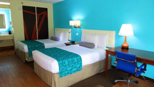 Katil atau katil-katil dalam bilik di Howard Johnson by Wyndham Savannah GA
