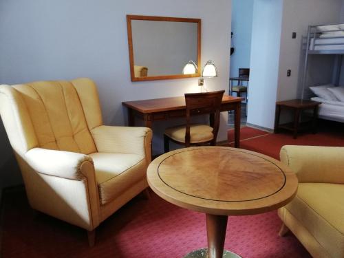 Posezení v ubytování Red Carpet Hostel