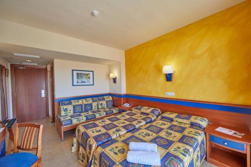 Postel nebo postele na pokoji v ubytování MLL Palma Bay Club Resort