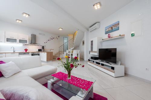 Luxury Sensation spacious & free private garage