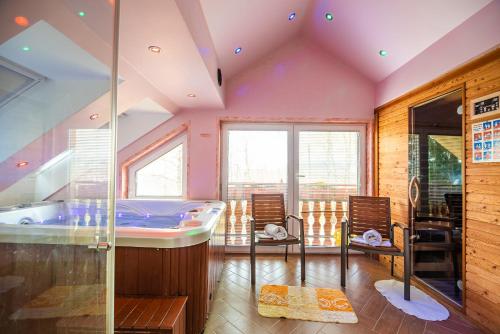 صورة لـ Luxury Apartment Ana with Hot tub في Višnja Gora