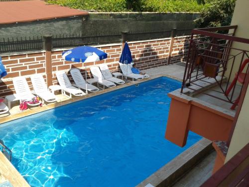 Piscina a Kartal Hotel o a prop