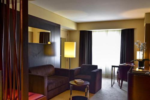 Ruang duduk di Porto Palácio Hotel by The Editory