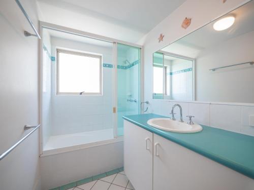 A bathroom at Emerald Shores Unit 6, 8 Orvieto Terrace, Kings Beach