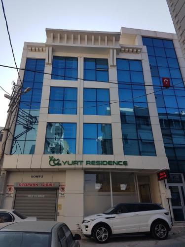 Bangunan di mana terletaknya aparthotel ini
