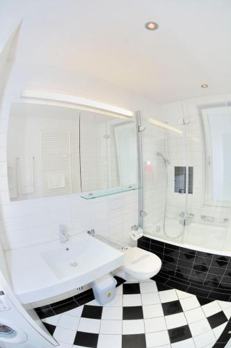 Stylish 1BR near lake and Opera - Flower 11