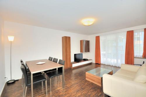 Stylish 1BR near lake and Opera - Flower 11