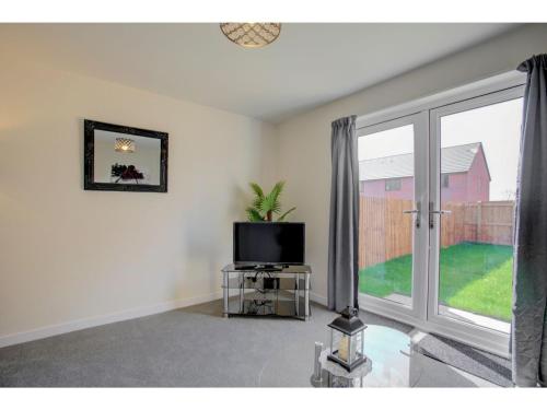 Newly built, splendid house for 5 in Manchester!